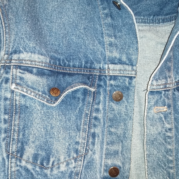 VINTAGE Calvin Klein Jean Jacket Pre- Loved 100% Cotton Real Denim! - Picture 14 of 16